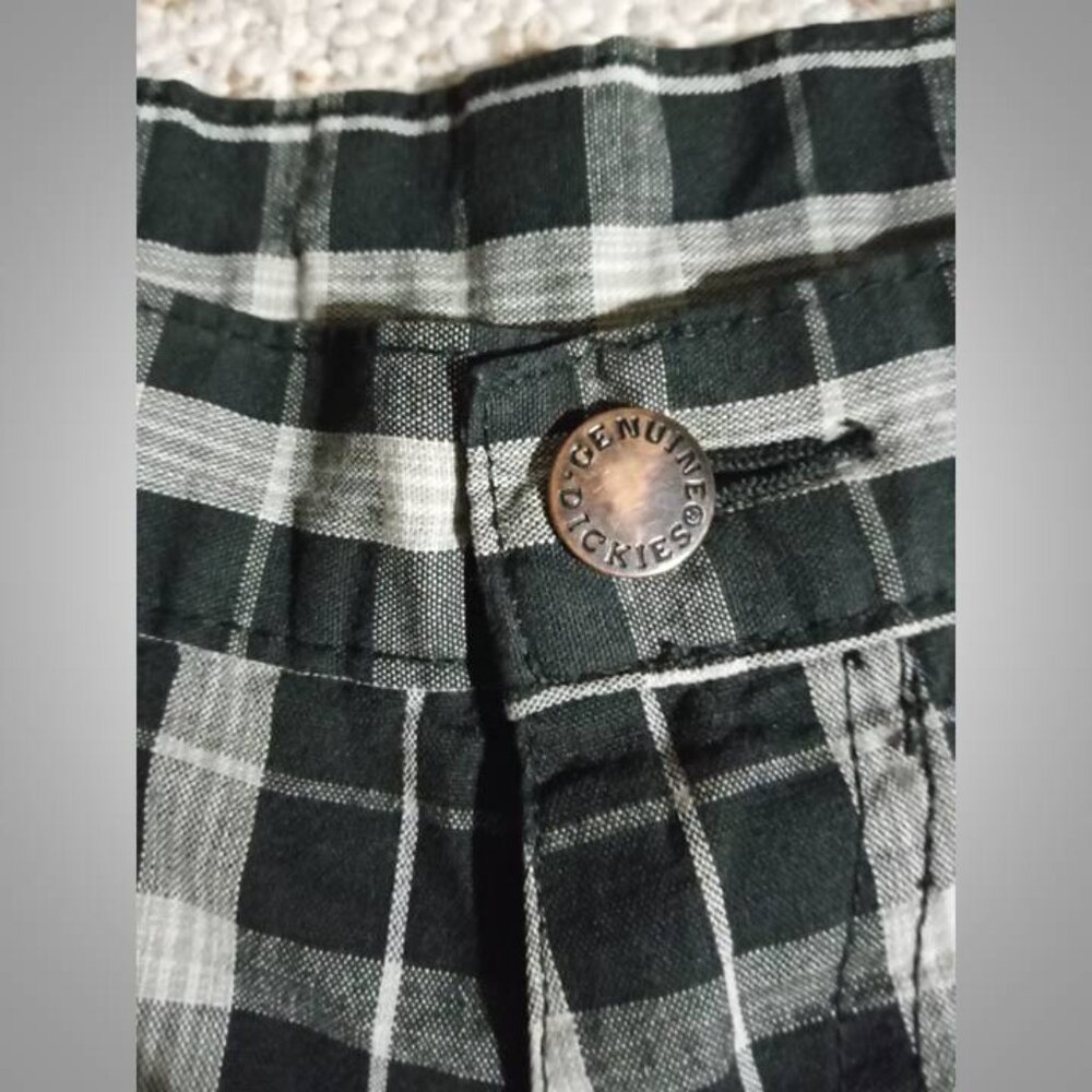 🔥 3/$20 Genuine Dickies shorts men's size 33 - Picture 3 of 5